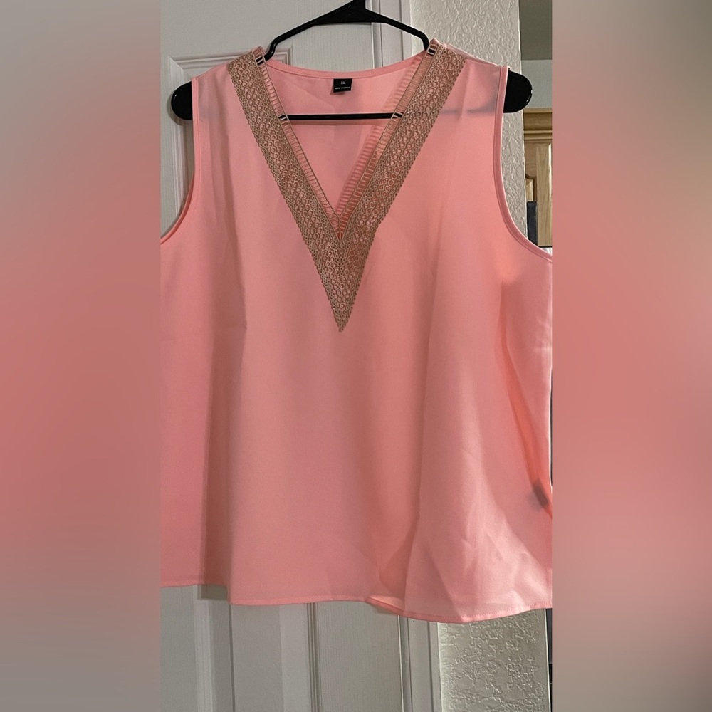 Elegant Pink Sleeveless Top - Picture 3 of 3